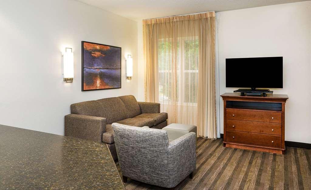 Hyatt House Herndon/Reston Room photo